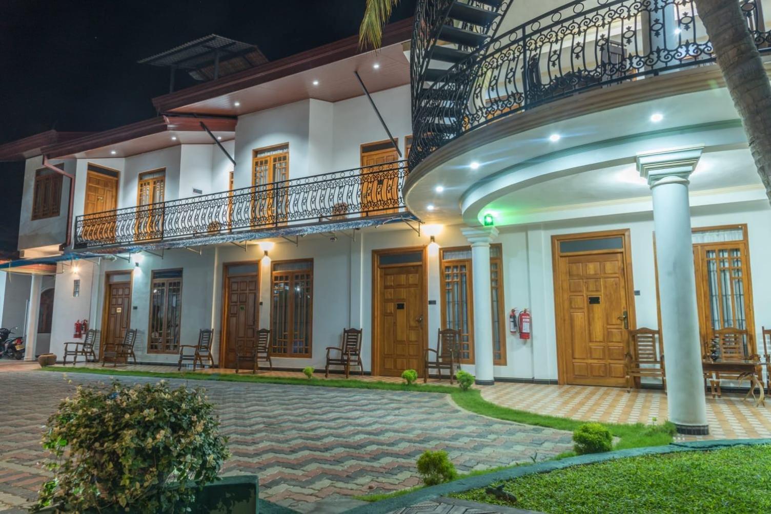 L S Lanka Boutique Hotel 丹不拉 外观 照片